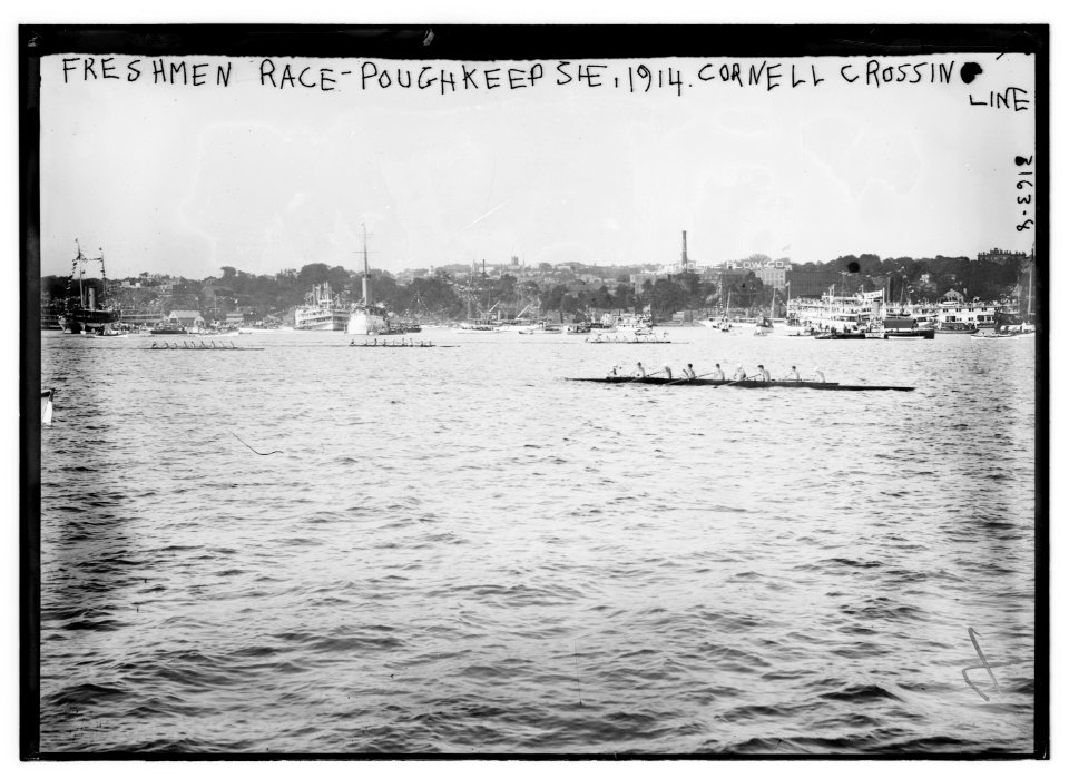 Freshman race - Poughkeepsie, 1914, Cornell Crossing Line LCCN2014696833