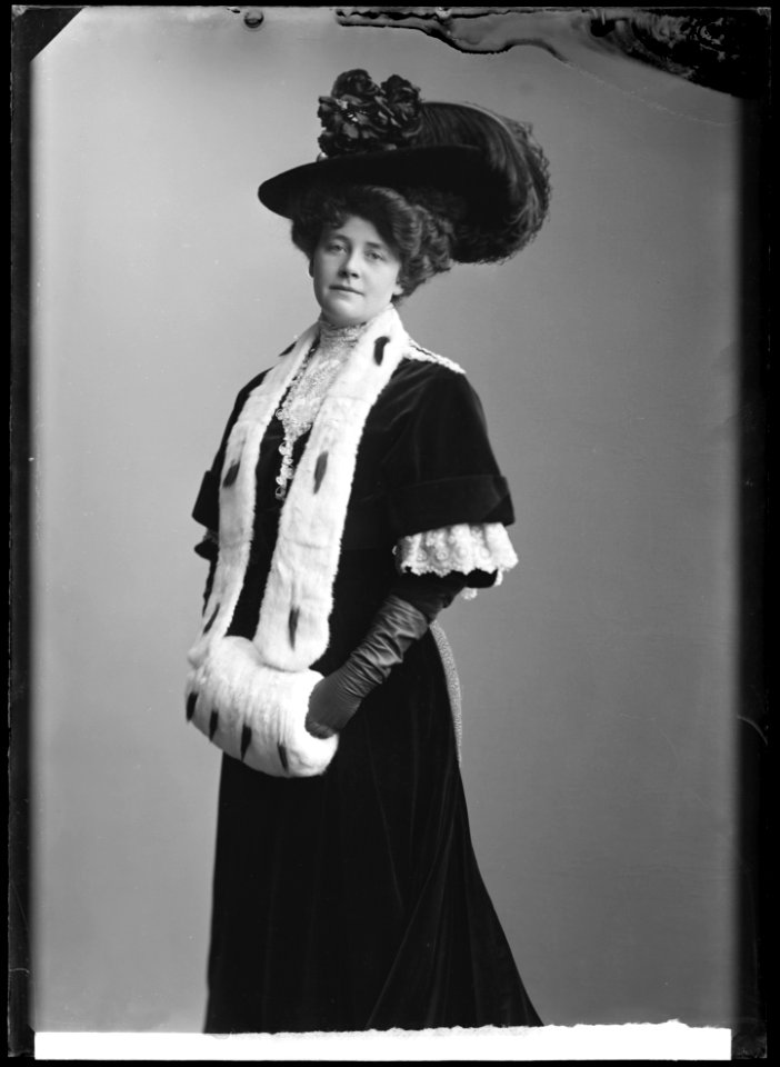Frida Winnerstrand in Catherine at Vasateatern 1907 - SMV - NV103