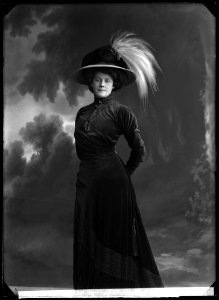 Frida Winnerstrand, actor, undated portrait about 1908 - SMV - GV106