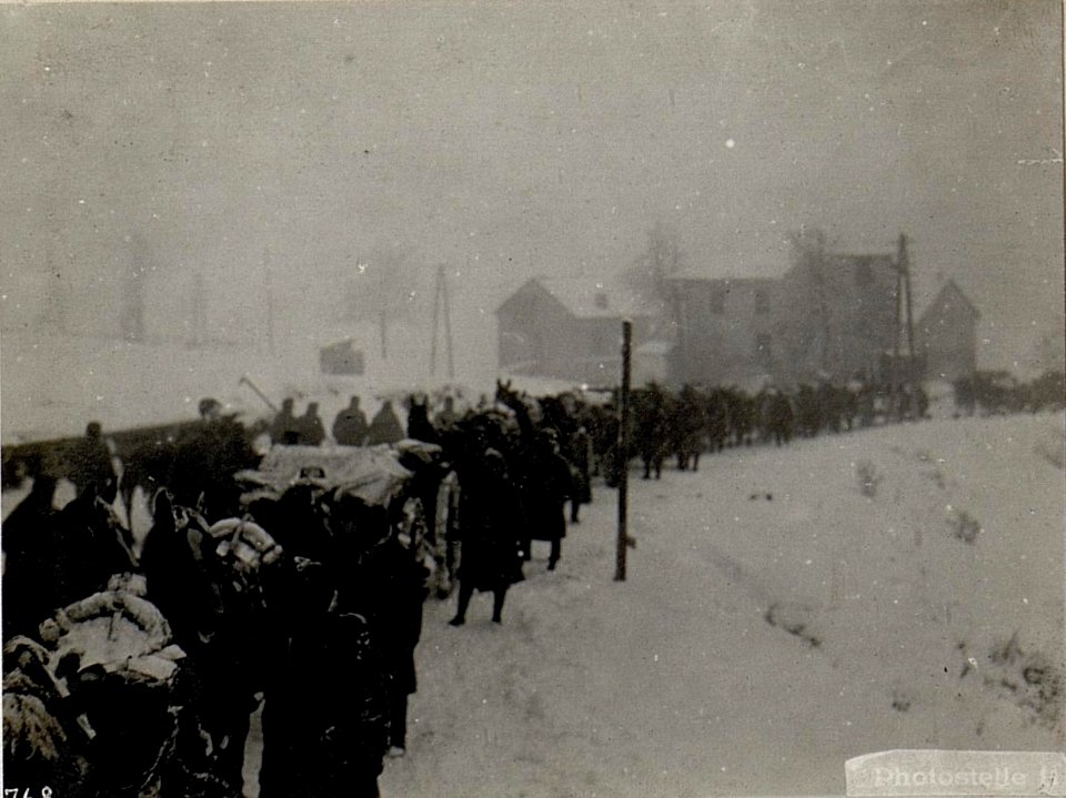 Friccastraße . Artillerie Vormarsch im Schneesturm. (BildID 15635739)