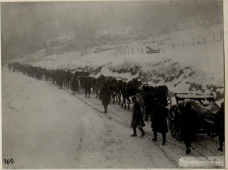 Friccastraße. Artillerie Vormarsch im Schneesturm. (BildID 15635748)