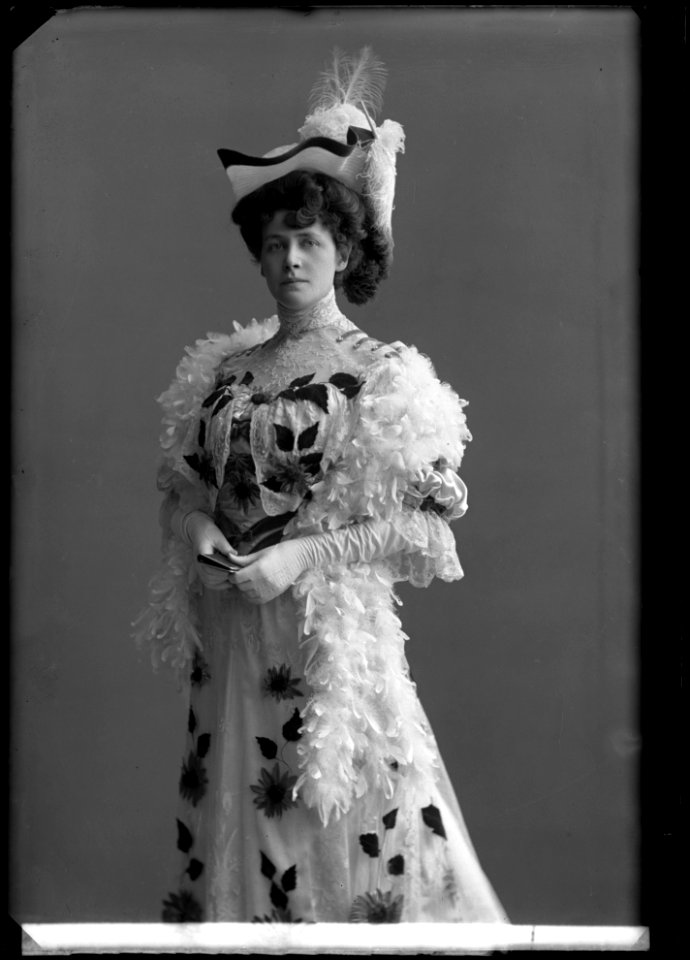 Frida Winnerstrand as Antoinette in I lejonets kula at Djurgårdsteatern 1906 - SMV - GV095