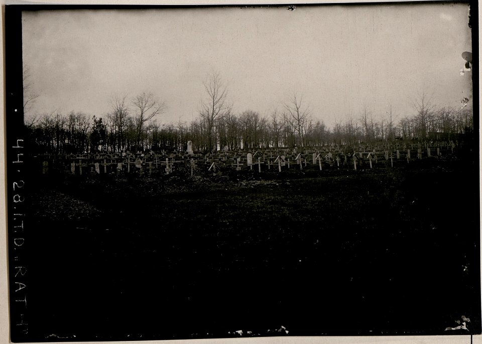 Friedhof von Komen (BildID 15731534)