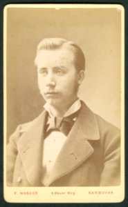 Friedrich Karl Wunder CDV junger Mann mit Krawatte Bildseite