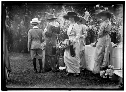 FRIENDSHIP CHARITY FETE GLADYS INGALLS AND KATHARANE ELKINS LCCN2016864602