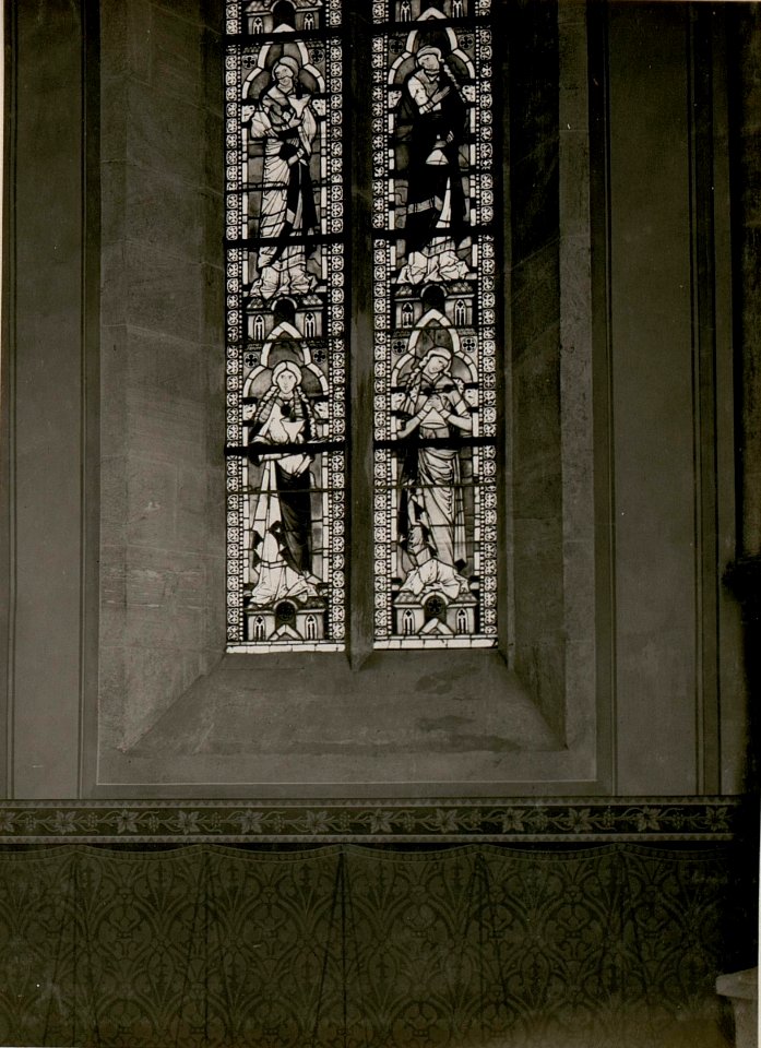 Friesach, Glasgemälde in der Apsis der Pfarrkirche. (BildID 15509452)