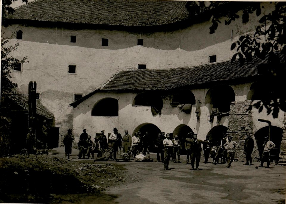 Friesach, Hof der alten bischöflichen Residenz. (BildID 15509368)