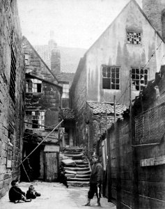 Frith, Francis - Whitby, Argument Yard (Zeno Fotografie)