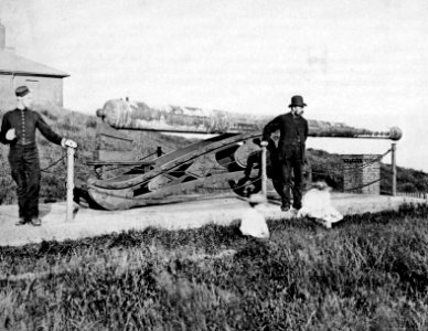 Frith, Francis - Dover Castle, Königin Elisabeths Pistole (Zeno Fotografie)