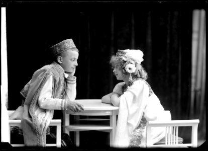 Fritz Hellman and Greta Strandin in Den glada änkan som varietédiva at Djurgårdsteatern 1907 - SMV - GH118