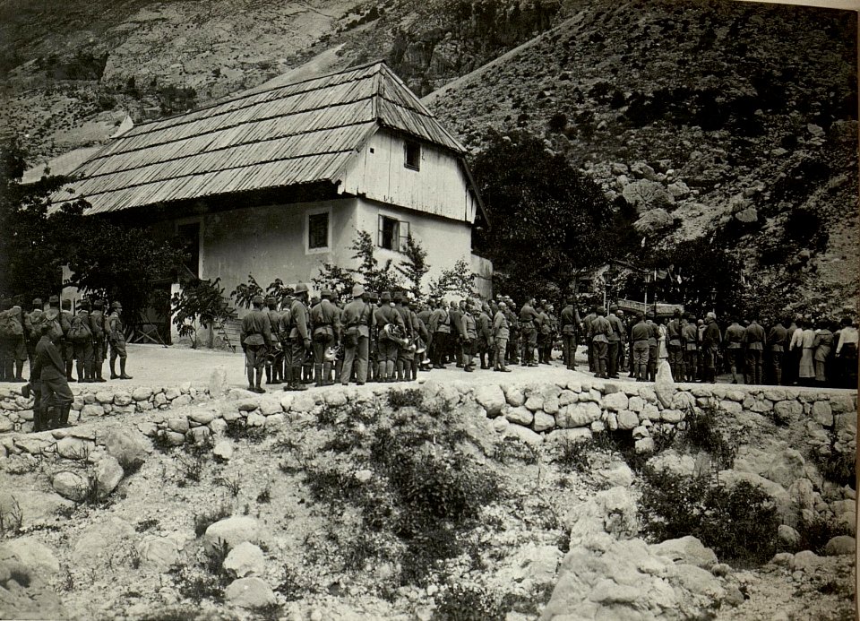 Frohnleichnahms Prozession in SOCA. Aufgenommen am 22. Juni 1916. (BildID 15478668)