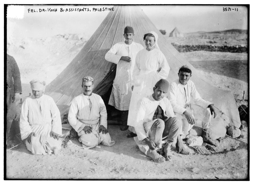 Frl. Dr. Koch and Assistants, Palestine LCCN2014699657