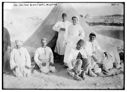 Frl. Dr. Koch and Assistants, Palestine LCCN2014699657