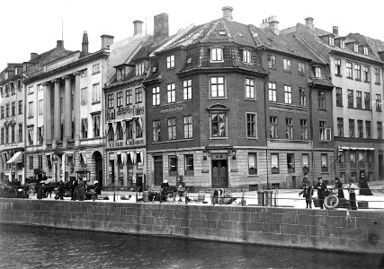 Fritz Theodor Benzen - Ved Stranden 10-12