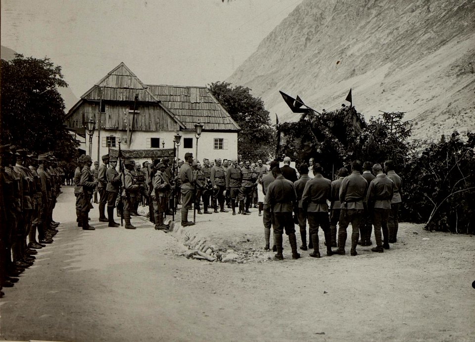 Frohnleichnahms Prozession in SOCA. Aufgenommen am 22. Juni 1916. (BildID 15478661)