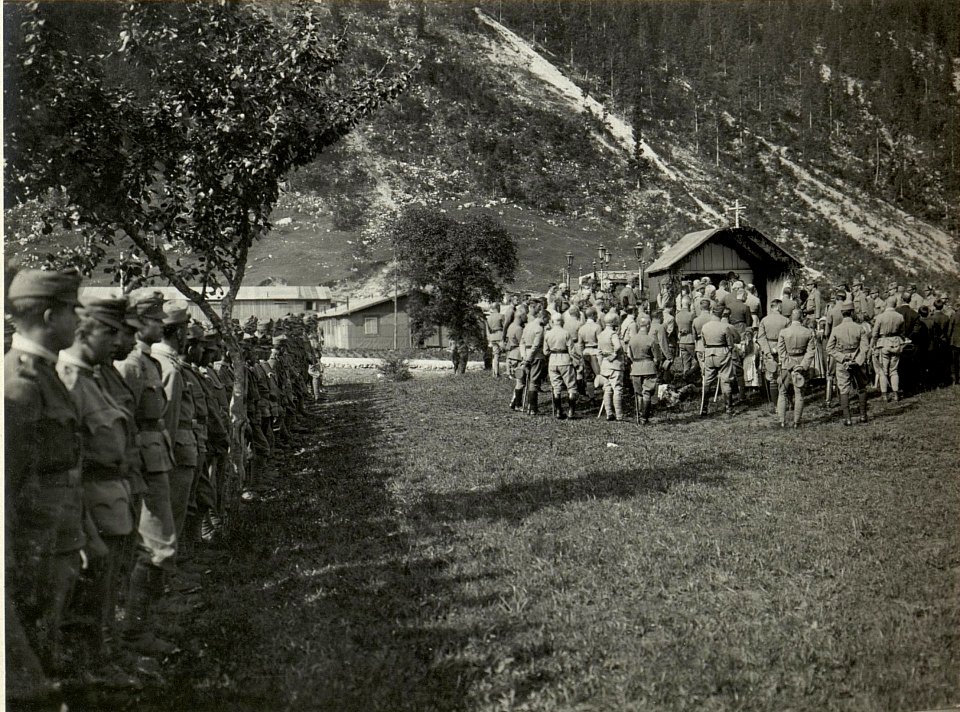 Frohnleichnahms Prozession in SOCA. Aufgenommen am 22. Juni 1916. (BildID 15478682)
