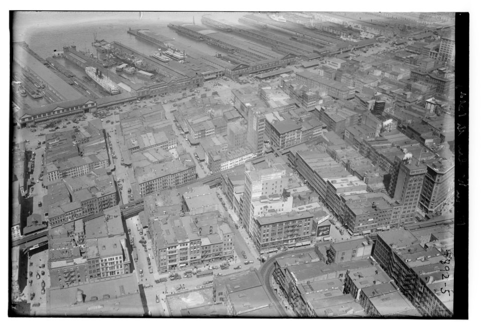 From Woolworth Bldg. LCCN2014708784