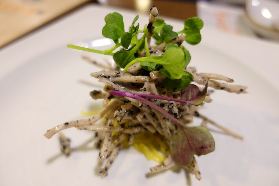 Leaf dining cooking