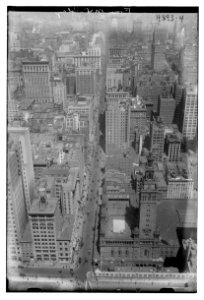 From Met. Bldg. LCCN2014708794