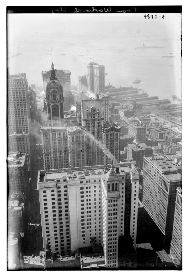 From Woolworth Bldg. LCCN2014708783