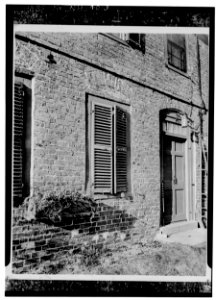 FRONT DOOR AND ADJACENT WINDOW - Weeks House, Greenland, Rockingham County, NH HABS NH,8-GRELA,1-3
