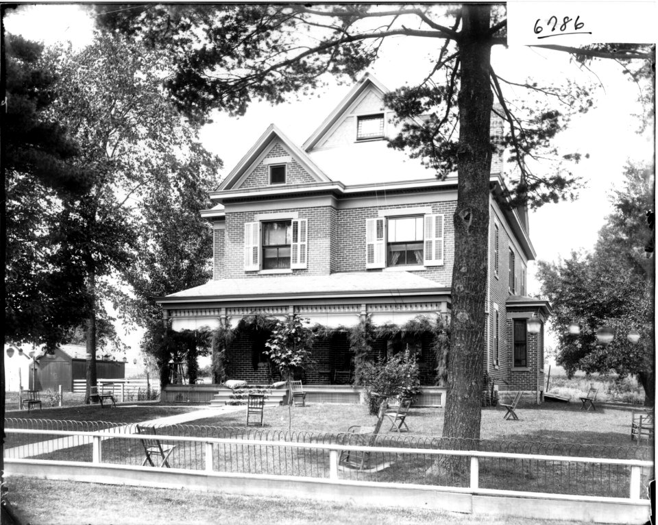 Front view of Allen Welsh house 1905 (3194648941)