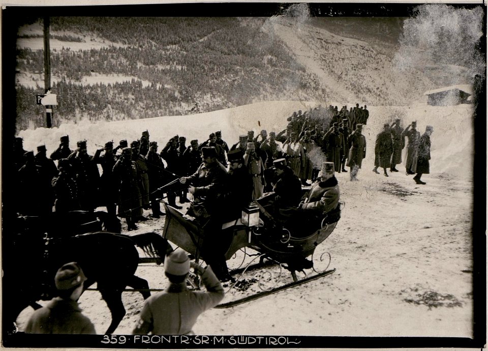 Frontreise Sr.Majestät nach Südtirol. Am Plateau von Vielgereuth 16.I.1917 (BildID 15731471)