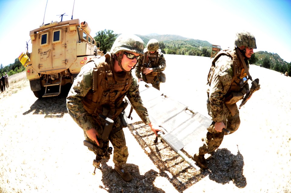 FTX 13 - CSE conducts bridge recon, medevac 130516-N-VN372-004