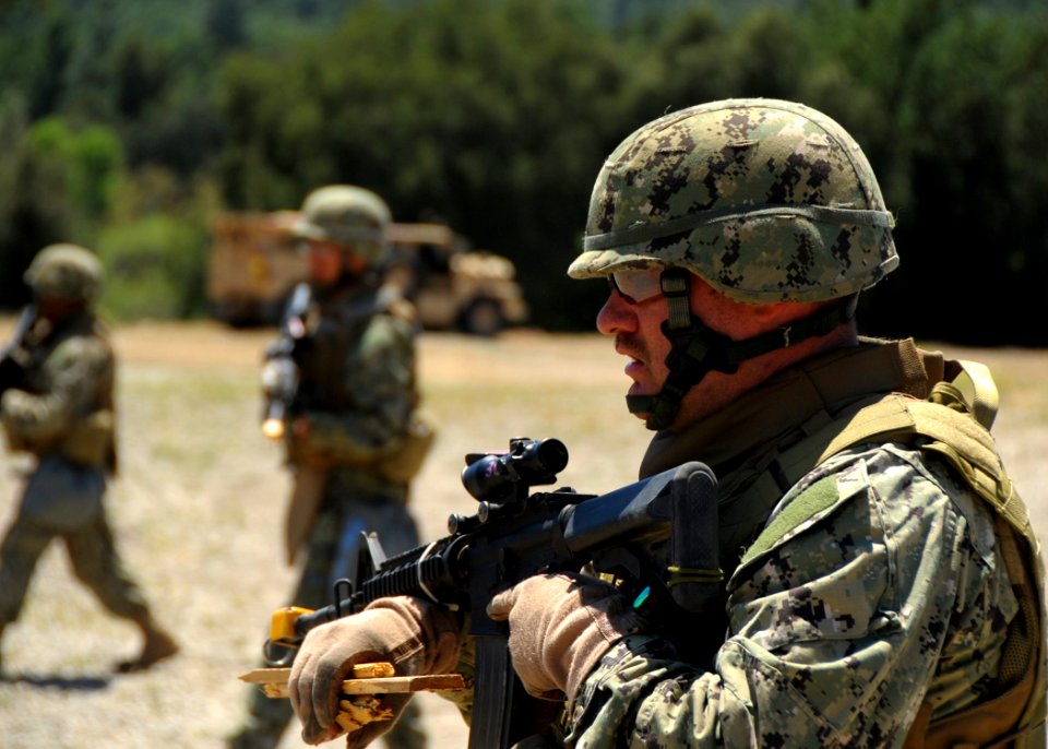 FTX 13 - CSE conducts bridge recon, medevac 130516-N-VN372-010