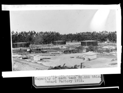 Fuel Oil Storage tanks capacity of each 30000 bbls., Oxnard, (California), factory LCCN2016852577