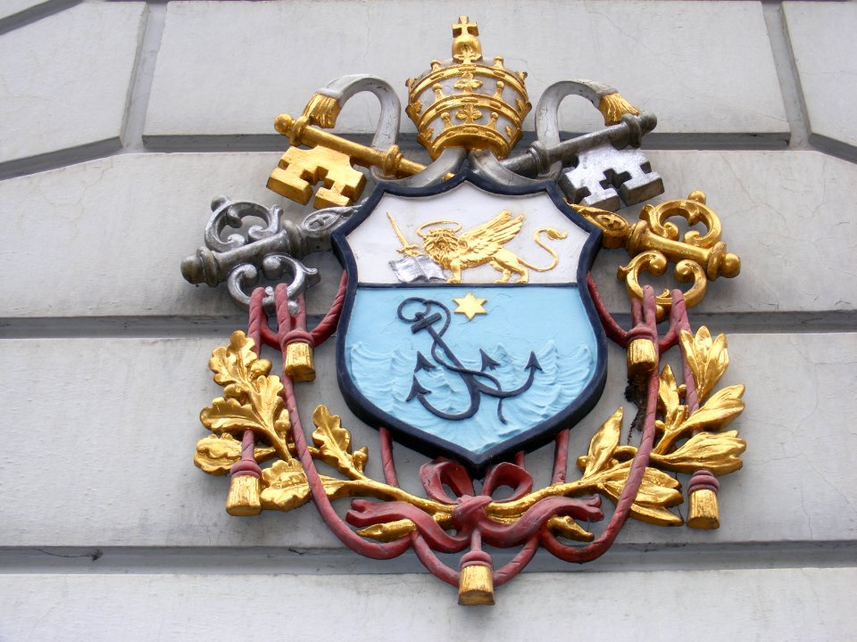 Fulda - Wappen Friedrichstraße 13, rechts
