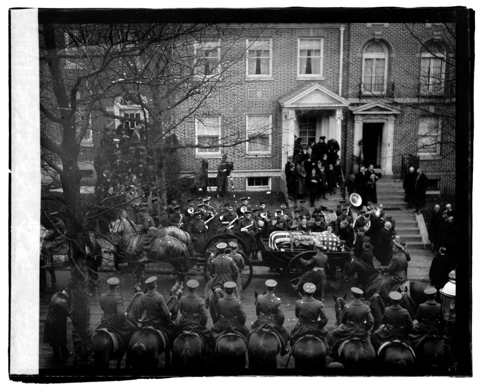 Funeral of Adml. Peary LCCN2016827517