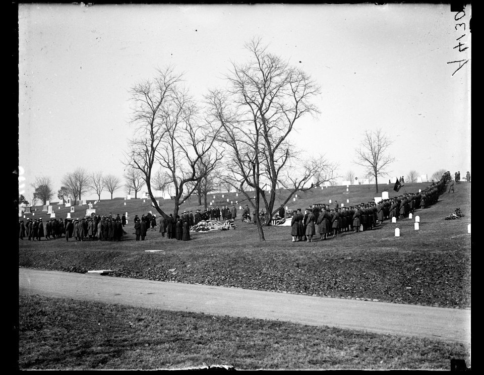 Funeral LCCN2016891270
