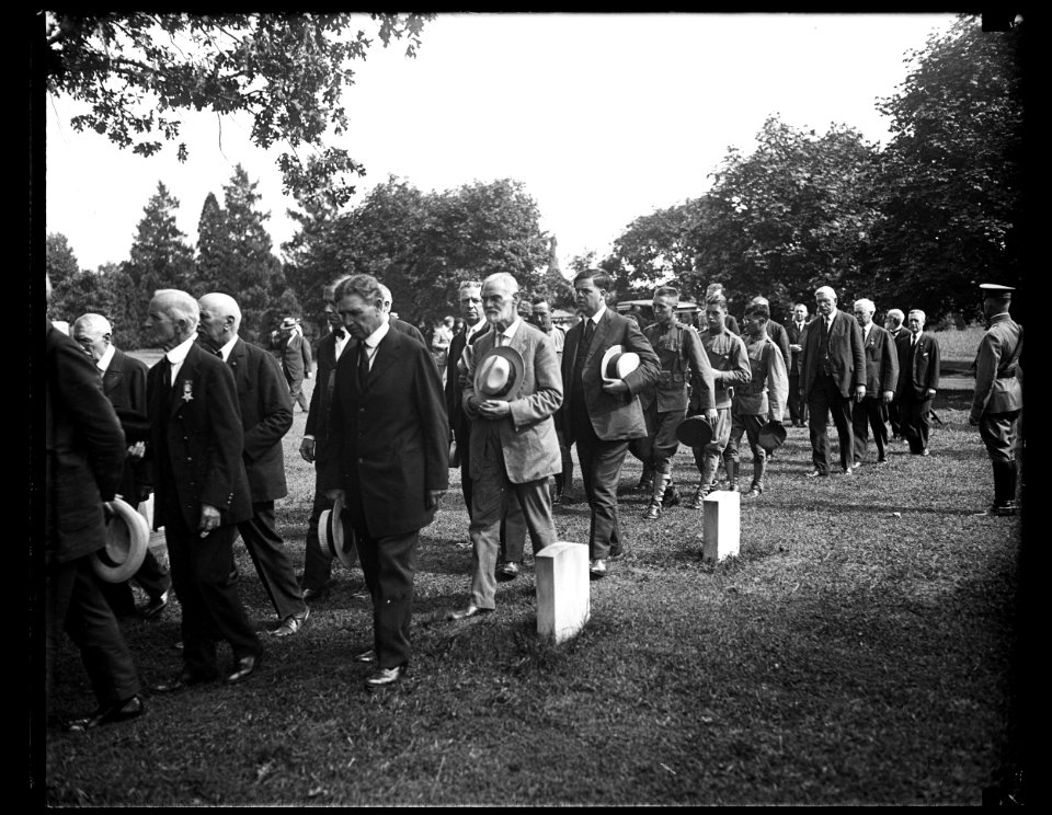 Funeral LCCN2016891636