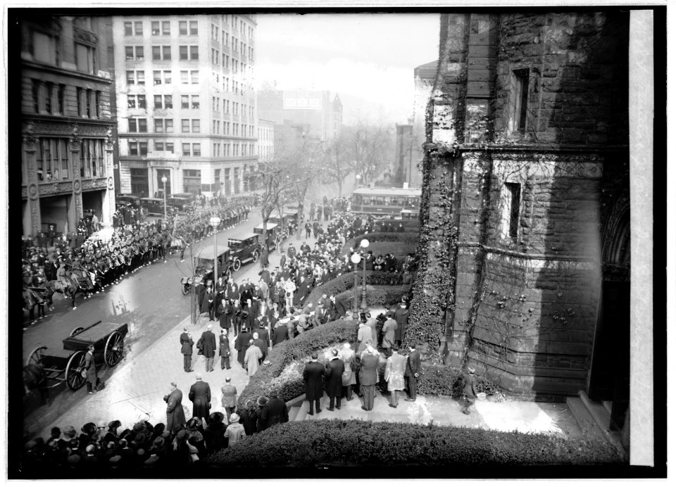 Funeral of Senor Don Gutierez, 11-11-22 LCCN2016846884