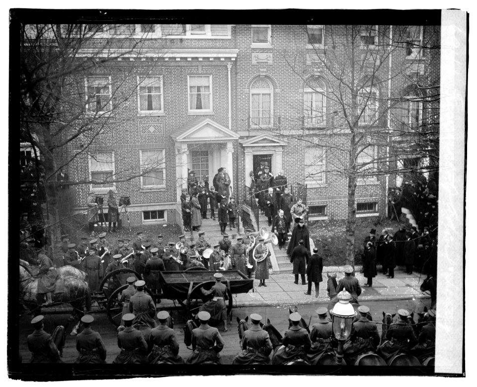 Funeral of Adml. Peary LCCN2016827518