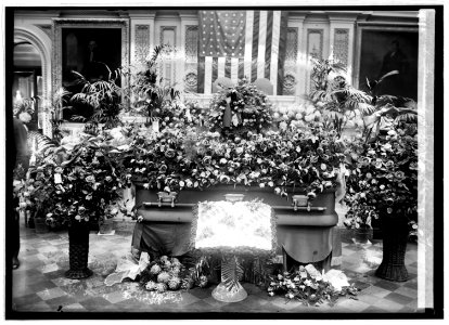 Funeral of Jas. R. Mann, 12-2-22 LCCN2016846973