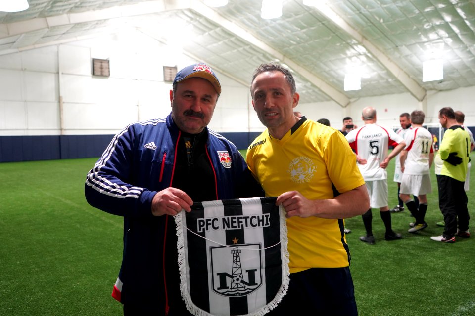 Futbolçular Aron Zərbəliyev və Elşən Qəmbərov