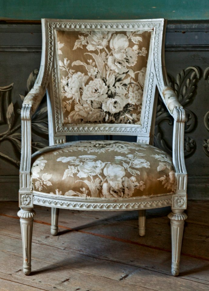 Fåtölj av björk. 1700-tal - Skoklosters slott - 92413