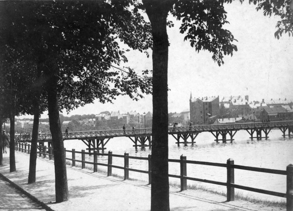 Fußgängerbrücke über den Kleinen Kiel von der Küterstraße zur Bergstraße (Kiel 80.700)