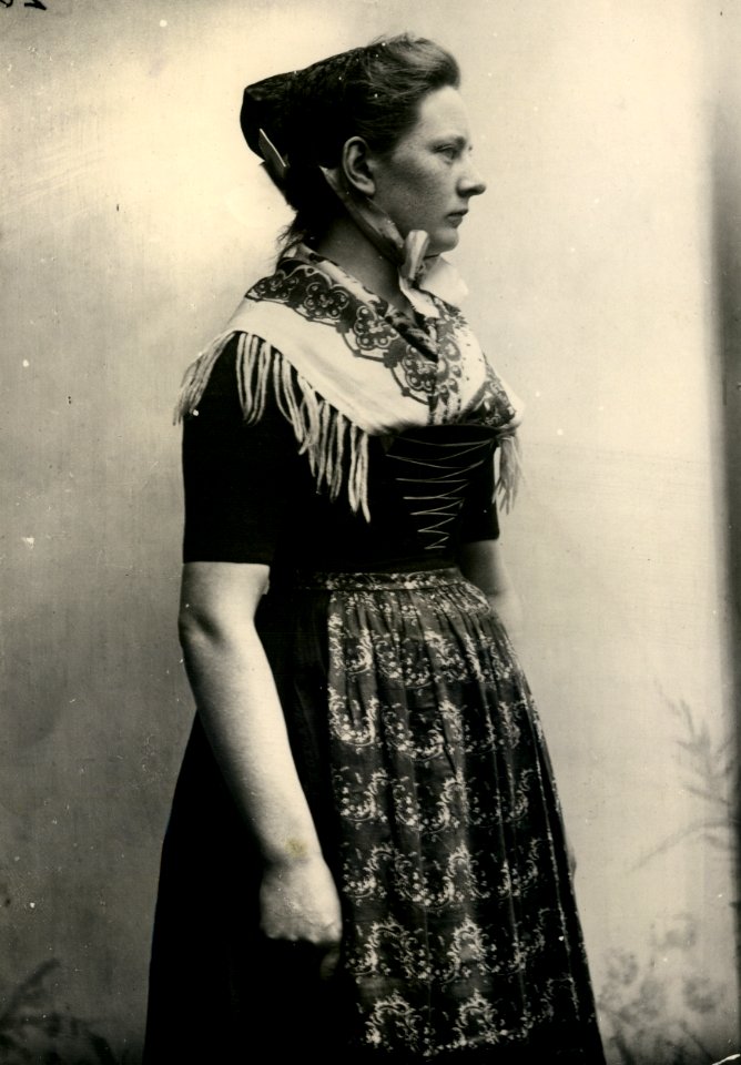 Færøsk kvinde, 1898 (DNT-71338)