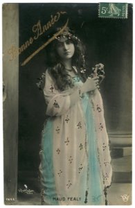 FÉALY, Maude SW. 453. Nonne Année. Photo Reutlinger