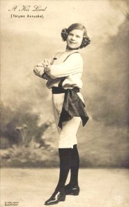 Fényes Annuska (Strelisky-fotó, 1911)