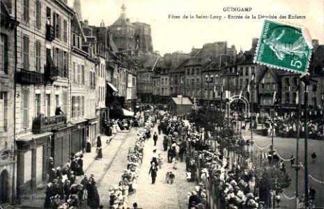 Fête de la Saint-Loup - Entrée de la dérobée des enfants