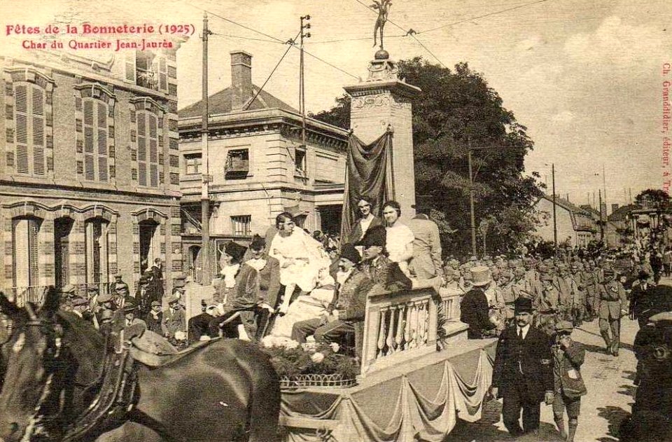 Fêtes de la Bonneterie 1925 à Troyes - Char du Quartier Jean Jaurès