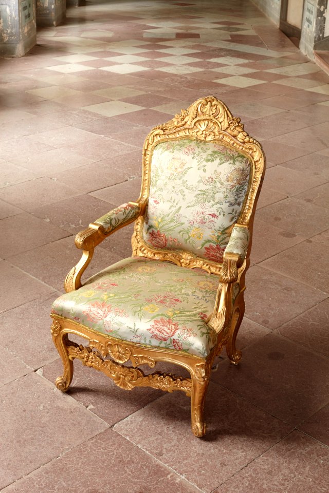 Förgylld fåtölj från 1750-alet - Skoklosters slott - 98201