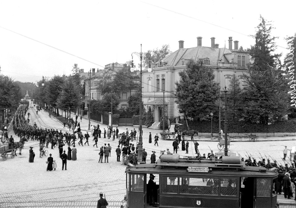 Füsilierbataillon auf dem Aeschenplatz - CH-BAR - 3237374
