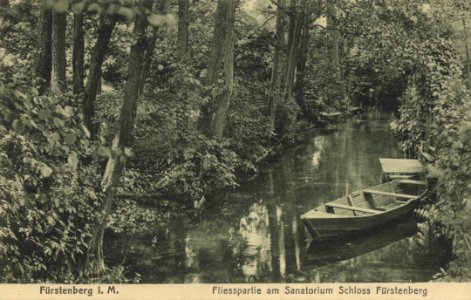 Fürstenberg i. Meckl., Brandenburg - Fliesspartie am Sanatorium Schloss Fürstenberg (Zeno Ansichtskarten)