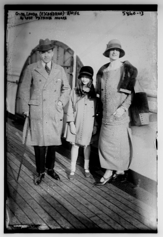G. De Landa (Escandron) and wife & Lady Patricia Moore LCCN2014715303