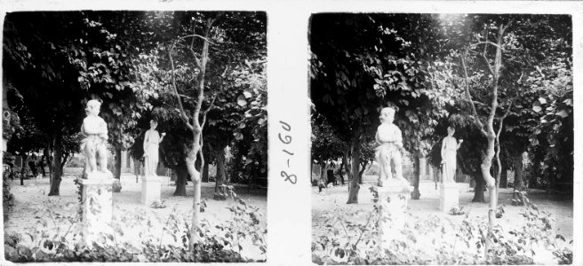 Grup d'estàtues als jardins de Martí-Codolar